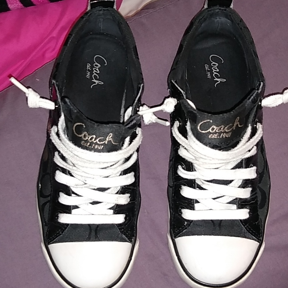Size 8 woman's Coach Tennis shoes